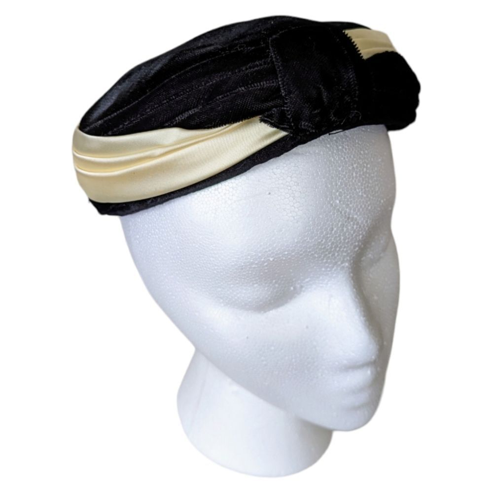 Vintage Black Cream Velvet Pillbox Knotted Ladies Hat 1950s